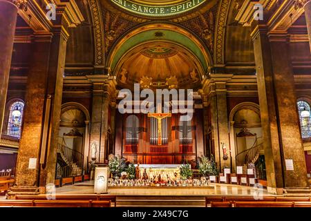 Basilika Altar Weihnachtskrippe Creche Saint Pothin Kirche Lyon Frankreich. In den 1800er Jahren umgebaut Dem heiligen Pothin aus dem 1. Jahrhundert, dem Bischof von Lyon und gewidmet Stockfoto