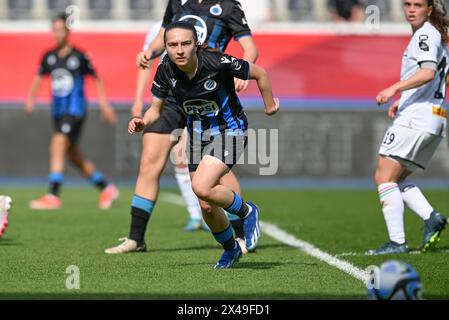 Leuven, Belgien. Mai 2024. Angel Kerkhove (13) vom Club YLA, dargestellt während eines Frauenfußballspiels zwischen Oud Heverlee Leuven und Club Brugge YLA im belgischen Cup-Finale am Mittwoch, 1. Mai 2024 in Leuven, BELGIEN. Quelle: Sportpix/Alamy Live News Stockfoto