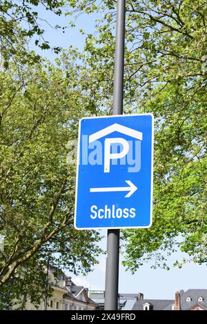 Parkhaus-Schild Stockfoto