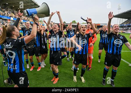 Leuven, Belgien. Mai 2024. Die Spieler von Brugge feiern nach dem Gewinn eines Frauenfußballspiels zwischen Oud Heverlee Leuven und Club Brugge YLA im belgischen Cup-Finale am Mittwoch, 1. Mai 2024 in Leuven, BELGIEN. Quelle: Sportpix/Alamy Live News Stockfoto