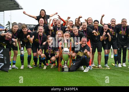 Leuven, Belgien. Mai 2024. Die Spieler von Brugge feiern nach dem Gewinn eines Frauenfußballspiels zwischen Oud Heverlee Leuven und Club Brugge YLA im belgischen Cup-Finale am Mittwoch, 1. Mai 2024 in Leuven, BELGIEN. Quelle: Sportpix/Alamy Live News Stockfoto