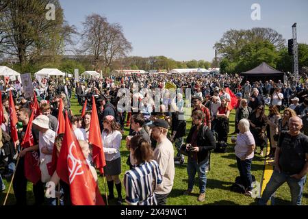 Kopenhagen, Dänemark. Mai 2024. 1. Mai Veranstaltung, organisiert von der Hauptorganisation der Gewerkschaften in Faelledparken in Kopenhagen Mittwoch, 1. Mai 2024. (Foto: Mads Claus Rasmussen/Ritzau Scanpix) Credit: Ritzau/Alamy Live News Stockfoto