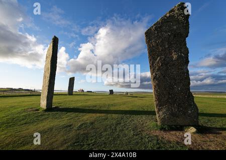 Die vier verbliebenen Stones of Stennes am Ness of Brodgar bei Stromness sind eines der beeindruckendsten antiken Denkmäler auf Orkney Stockfoto