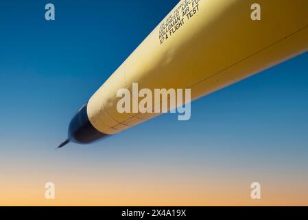 Isolierter Blick auf die Nase des Bodens zur Luftrakete, 7-A-Flugtestausstellung im Museum of Space History in Alamogordo, New Mexico, USA Stockfoto