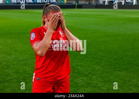 SITTARD - 01.05.2024, Fortuna Sittard Stadion, Fußball, niederländisches Azerion Vrouwen Eredivisie, Saison 2023 - 2024. Fortuna Sittard - FC Twente (Frau), enttäuscht Credit: Pro Shots/Alamy Live News Stockfoto