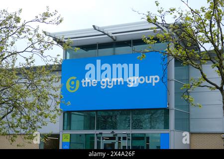 LONDON, 23. APRIL 2024: Die Gym Group Niederlassung Staples Corner Retail Park in NW2 im Nordwesten Londons Stockfoto