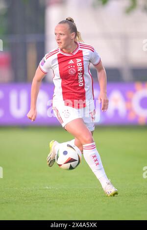 Amsterdam, Niederlande. Mai 2024. AMSTERDAM, NIEDERLANDE - 1. MAI: Während des niederländischen Azerion Women's Eredivisie Spiels zwischen Ajax und PSV im Sportpark de toekomst am 1. Mai 2024 in Amsterdam, Niederlande. (Foto von Jan Mulder/Orange Pictures) Credit: Orange Pics BV/Alamy Live News Stockfoto