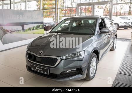 Kiew, Ukraine - 08. Mai 2023: Das tschechische Neuwagenmodell Skoda Scala wird im Autosalon Praha Auto ausgestellt. Scala ist ein kleiner Familienwagen oder Kompaktwagen Stockfoto