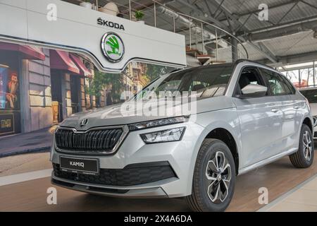 Kiew, Ukraine - 08. Mai 2023: Das tschechische Neuwagenmodell Skoda Kamiq wird im Autosalon Praha Auto ausgestellt. Kamiq ist ein subkompakter Crossover-SUV i Stockfoto