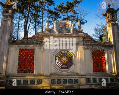 Paris, Frankreich, Nahaufnahme, verlassene Gebäude, Bois de Vincennes, Jardin d'Agronomie Tropicale René Dumont, 'Esplanade du Dinh', architektonische Details, Stockfoto