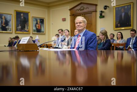 Washington, Vereinigte Staaten Von Amerika. April 2024 30. Washington, Vereinigte Staaten von Amerika. 30. April 2024. Bill Nelson, Administrator der NASA, bezeugt vor der Anhörung des House Science, Space, and Technology Committee über das Budget des NASA Fiscal Year 2025 im Rayburn House Office Building, 30. April 2024 in Washington, DC Credit: Bill Ingalls/NASA/Alamy Live News Stockfoto