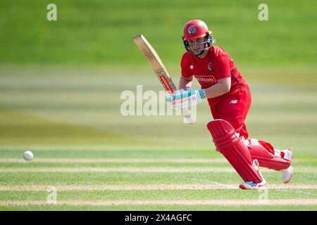 Stokenchurch, Großbritannien, 1. Mai 2024. Seren Smale of Thunder schlägt beim Rachael Heyhoe Flint Trophy Spiel zwischen Southern Vipers und Thunder auf dem Wormsley Cricket Ground. Quelle: Dave Vokes/Alamy Live News Stockfoto