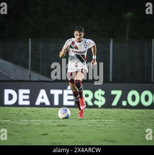 Cariacica, Espirito Santo, Brasilien. Mai 2024. CARIACICA (es), 01.05.2027-CAMPEONATO/MARTIDA/FOOTBOL/es- Throw, während eines Spiels zwischen Sampaio Correa (MA) x Fluminense (RJ), gültig für die dritte Phase der Copa do Brasil, die am Mittwoch, 01, im Stadion Kleber Andrade in der Stadt Cariacica ausgetragen wurde. (Kreditbild: © Mayra Ferreira Dos Santos/TheNEWS2 via ZUMA Press Wire) NUR REDAKTIONELLE VERWENDUNG! Nicht für kommerzielle ZWECKE! Stockfoto