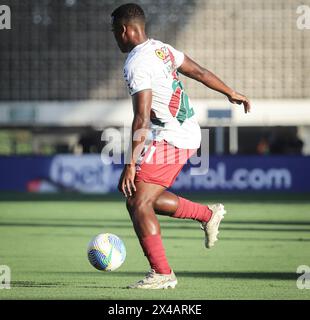 Cariacica, Espirito Santo, Brasilien. Mai 2024. CARIACICA (es), 01.05.2027-CAMPEONATO/MARTIDA/FOOTBOL/es- Throw, während eines Spiels zwischen Sampaio Correa (MA) x Fluminense (RJ), gültig für die dritte Phase der Copa do Brasil, die am Mittwoch, 01, im Stadion Kleber Andrade in der Stadt Cariacica ausgetragen wurde. (Kreditbild: © Mayra Ferreira Dos Santos/TheNEWS2 via ZUMA Press Wire) NUR REDAKTIONELLE VERWENDUNG! Nicht für kommerzielle ZWECKE! Stockfoto