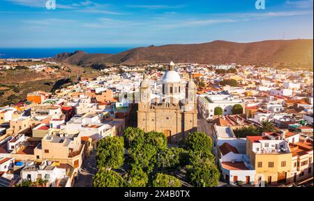 Aguimes Stadt auf Gran Canaria, Kanarische Inseln, Spanien. Historisches Zentrum von Aguimes (Gran Canaria). Typische traditionelle Straße der Kanarischen Inseln. Colo Stockfoto