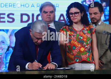 Nicht exklusiv: Präsident Mexikos, Andrés Manuel López Obrador, spricht während einer über die Vereinbarung zur Einrichtung des Sozialversicherungsfonds Stockfoto