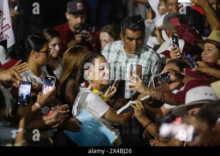 Dr. Claudia Sheinbaum Pardo, Kandidatin für die Präsidentschaft Mexikos für die MORENA-Partei, kam zu einer Kundgebung in Lazaro Cardenas Michoacan, wo sich etwa 18.000 Anhänger nach dem Katastrophenschutz versammelten. Stockfoto