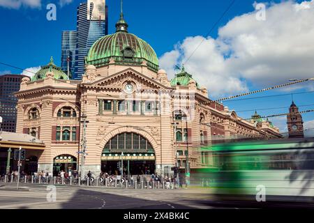 MELBOURNE, AUSTRALIEN - 12. APRIL 2024: Flinders Street Station Building Stockfoto