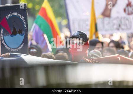 Berliner Revolutionäre 1. Mai-Demo, Heraus zum revolutionaeren 1. Mai , Berlin, 01.05.2024 Revolutionäre 1. Mai-Demo, Heraus zum revolutionaeren 1. Mai , Berlin, 01.05.2024 *** Berlin Revolutionaere 1 Mai Demo, Heraus zum revolutionaeren 1 Mai , Berlin, 01 05 2024 Revolutionaere 1 Mai Demo, Heraus zum revolutionaeren 1 Mai , Berlin, 01 05 2024 Copyright: XEibner-Pressefoto/JadrankoxMarjax EP JMC Stockfoto