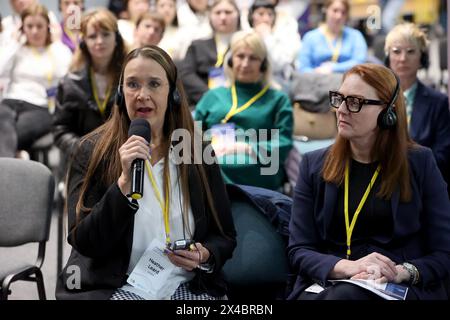 Nicht exklusiv: IWANO-FRANKIVSK, UKRAINE - 22. APRIL 2024 - Teilnehmer nehmen an dem III. Internationalen Symposium „Specific of Managing patients with wa“ Teil Stockfoto