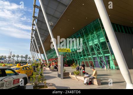 Außenansicht des Terminalgebäudes Tirana International Airport Nënë Tereza, Mother Theresa Rinas Airport, Tirana, Albanien Stockfoto