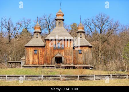 Ukraine, Kiew, Kiew. Pyrohiv, auch Pirogov, ein Dorf südlich von Kiew. Heute befindet sich ein Freiluftmuseum für Volksarchitektur und Leben der Ukraine. Holzkirche. Stockfoto