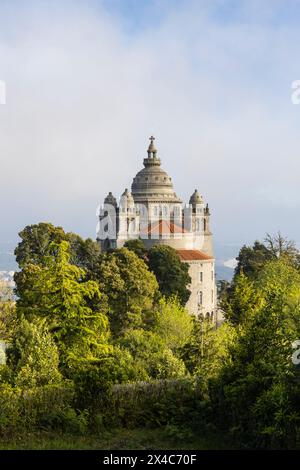 Portugal, Viana do Castelo. Heiligtum des Heiligen Herzens auf dem Monte de Luzia, dem Berg Saint Lucy. Stockfoto