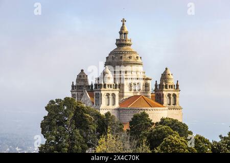 Portugal, Viana do Castelo. Heiligtum des Heiligen Herzens auf dem Monte de Luzia, dem Berg Saint Lucy. Stockfoto