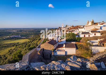 Portugal, Monsaraz. Das befestigte mittelalterliche Dorf. Stockfoto