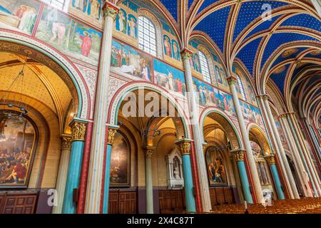 Die Kirche Saint-Germain-des-Prés befindet sich im Pariser Viertel Saint-Germain-des-Prés, Frankreich. Die älteste erhaltene Kirche von Paris, die romanische St. Stockfoto