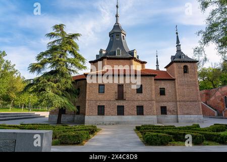 Fassade der Eremitage der Virgen del Puerto neben dem Königspalast von Madrid, Stockfoto