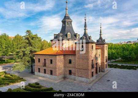 Fassade der Eremitage der Virgen del Puerto neben dem Königspalast von Madrid, Stockfoto