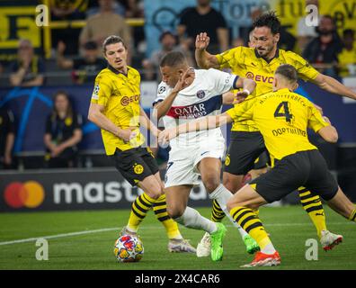 Dortmund, Deutschland. Mai 2024. Kylian Mbappe (Paris) Nico Schlotterbeck (BVB) Mats Hummels (BVB) Marcel Sabitzer (BVB) Borussia Dortmund - Paris Stockfoto