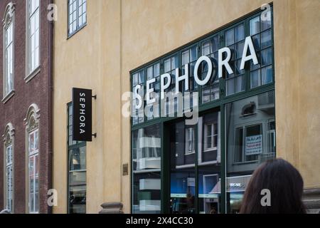 Kopenhagen, Dänemark - 5. April 2024: Sephora-Geschäft in der Kopenhagener Altstadt. Stockfoto