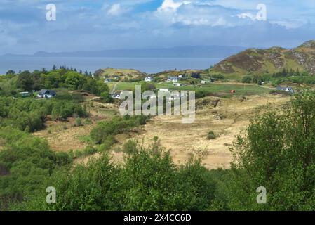 Blick nach Westen über den Sound of Sleat zu den „kleinen Inseln“. Von der A830 zwischen Arisaig und Mallaig. WESTERN Highlands, Schottland, Großbritannien Stockfoto