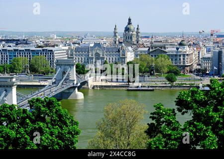 (240502) -- BUDAPEST, 2. Mai 2024 (Xinhua) -- dieses Foto vom 13. April 2024 zeigt die Stadtansicht von Budapest, Ungarn. (Xinhua/Zheng Kaijun) Stockfoto