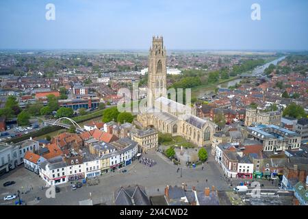 Boston ist eine Marktstadt und ein Binnenhafen im gleichnamigen Borough im County Lincolnshire, England. St. Botolph's Church ist die anglikanische Kirche Stockfoto