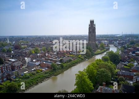 Boston ist eine Marktstadt und ein Binnenhafen im gleichnamigen Borough im County Lincolnshire, England. St. Botolph's Church ist die anglikanische Kirche Stockfoto