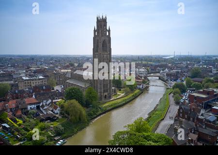 Boston ist eine Marktstadt und ein Binnenhafen im gleichnamigen Borough im County Lincolnshire, England. St. Botolph's Church ist die anglikanische Kirche Stockfoto