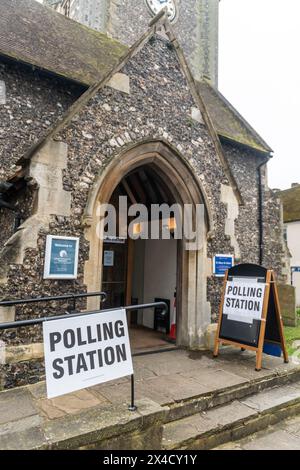 Wallingford, England, Großbritannien. Donnerstag, 1. Wallingford geht zu den Wahlen für die Kommunalwahlen am 2. Mai 2024, um zu entscheiden, wer zum Polizeikommissar gewählt wird. Quelle: Lu Parrott / Alamy Live News Stockfoto