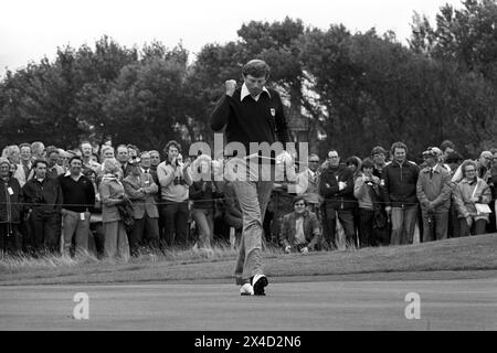 Aktenfoto vom 09/77 von Peter Oosterhuis. Peter Oosterhuis, ehemaliger Ryder Cup-Spieler und beliebter Fernsehkommentator, ist im Alter von 75 Jahren gestorben, wie die PGA Tour bekannt gab. Ausgabedatum: Donnerstag, 2. Mai 2024. Stockfoto