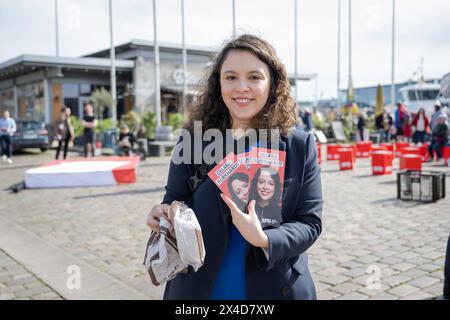 Delara Burkhardt SPD Europawahlkandidatin Delara Burkhardt am Sonntag, den 28. April 2024 an der Kieler Bahnhofsbrücke Kiel Schleswig-Holstein Deutschland fpr-burkhardt-7635 *** Delara Burkhardt SPD-Europawahlkandidatin Delara Burkhardt am Sonntag, 28. April 2024 auf der Kieler Bahnhofsbrücke Kiel Schleswig Holstein Deutschland fpr burkhardt 7635 Stockfoto