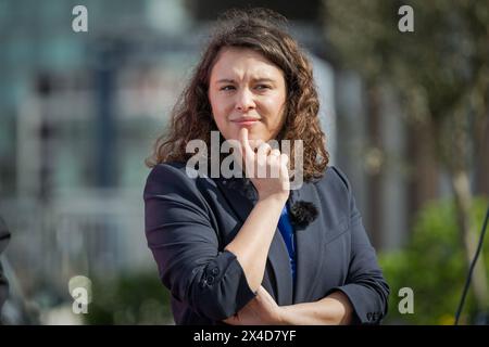 Delara Burkhardt SPD Europawahlkandidatin Delara Burkhardt am Sonntag, den 28. April 2024 an der Kieler Bahnhofsbrücke Kiel Schleswig-Holstein Deutschland fpr-burkhardt-8044 *** Delara Burkhardt SPD-Europawahlkandidatin Delara Burkhardt am Sonntag, 28. April 2024 auf der Kieler Bahnhofsbrücke Kiel Schleswig Holstein Deutschland fpr burkhardt 8044 Stockfoto