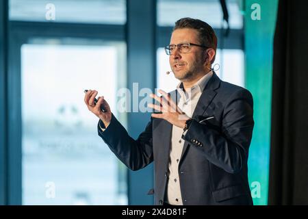 Carsten C. Schermuly Prof. Dr. rer. nat. Carsten C. Schermuly, Diplom-Psychologe, Leiter des Studiengangs Internationale Betriebswirtschaftslehre mit Schwerpunkt Wirtschaftspsychologie an der SRH Hochschule Berlin. Kiel Schleswig-Holstein Deutschland fpr-schermuly-2189 *** Carsten C Schermuly Prof Dr rer nat Carsten C Schermuly, Diplom-Psychologe, Leiter des Studiengangs International Business Administration mit Schwerpunkt Wirtschaftspsychologie an der SRH Hochschule Berlin Kiel Schleswig Holstein Deutschland fpr schermuly 2189 Stockfoto