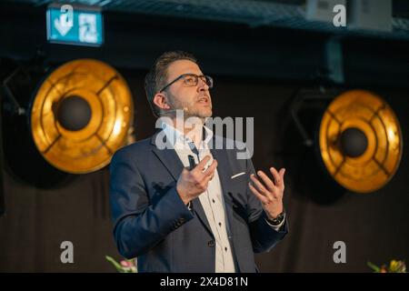 Carsten C. Schermuly Prof. Dr. rer. nat. Carsten C. Schermuly, Diplom-Psychologe, Leiter des Studiengangs Internationale Betriebswirtschaftslehre mit Schwerpunkt Wirtschaftspsychologie an der SRH Hochschule Berlin. Kiel Schleswig-Holstein Deutschland fpr-schermuly-2228 *** Carsten C Schermuly Prof Dr rer nat Carsten C Schermuly, Diplom-Psychologe, Leiter des Studiengangs International Business Administration mit Schwerpunkt Wirtschaftspsychologie an der SRH Hochschule Berlin Kiel Schleswig Holstein Deutschland fpr schermuly 2228 Stockfoto