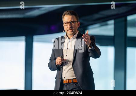 Carsten C. Schermuly Prof. Dr. rer. nat. Carsten C. Schermuly, Diplom-Psychologe, Leiter des Studiengangs Internationale Betriebswirtschaftslehre mit Schwerpunkt Wirtschaftspsychologie an der SRH Hochschule Berlin. Kiel Schleswig-Holstein Deutschland fpr-schermuly-2442 *** Carsten C Schermuly Prof Dr rer nat Carsten C Schermuly, Diplom-Psychologe, Leiter des Studiengangs International Business Administration mit Schwerpunkt Wirtschaftspsychologie an der SRH Hochschule Berlin Kiel Schleswig Holstein Deutschland fpr schermuly 2442 Stockfoto