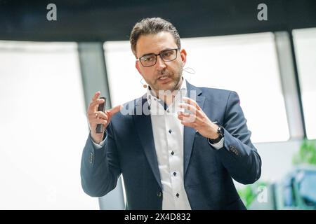 Carsten C. Schermuly Prof. Dr. rer. nat. Carsten C. Schermuly, Diplom-Psychologe, Leiter des Studiengangs Internationale Betriebswirtschaftslehre mit Schwerpunkt Wirtschaftspsychologie an der SRH Hochschule Berlin. Kiel Schleswig-Holstein Deutschland fpr-schermuly-2277 *** Carsten C Schermuly Prof Dr rer nat Carsten C Schermuly, Diplom-Psychologe, Leiter des Studiengangs International Business Administration mit Schwerpunkt Wirtschaftspsychologie an der SRH Hochschule Berlin Kiel Schleswig Holstein Deutschland fpr schermuly 2277 Stockfoto