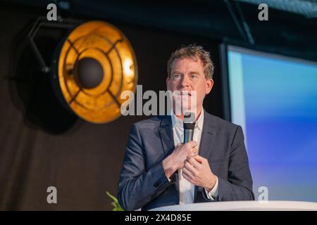 Ulf Kämpfer Ulf Kämpfer ist ein deutscher Jurist und Politiker der SPD. Seit April 2014 bekleidet er das Amt des Oberbürgermeisters der schleswig-holsteinischen Landeshauptstadt Kiel. Kiel Schleswig-Holstein Deutschland fpr-kämpfer-1807 *** Ulf Kämpfer Ulf Kämpfer ist deutscher Rechtsanwalt und Politiker der SPD seit April 2014, er ist Oberbürgermeister der Schleswig-holsteinischen Landeshauptstadt Kiel Schleswig-Holstein Deutschland fpr kämpfer 1807 Stockfoto