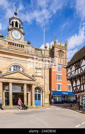 Das Buttercross Museum und Fachwerkgebäude im Zentrum der mittelalterlichen Marktstadt Ludlow, Shropshire, England Großbritannien Stockfoto