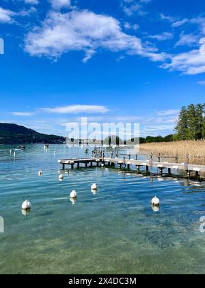 Haute-Savoie, Frankreich: Der See von Annecy, der zweitgrößte in Frankreich, der sauberste in Europa aufgrund strenger Umweltvorschriften seit den 1960er Jahren Stockfoto
